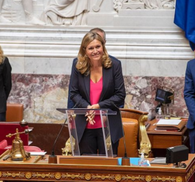 Ποια είναι η Γιαέλ Μπρον-Πιβέ: Η νέα πρόεδρος της Γαλλικής εθνοσυνέλευσης-  Η κοσμοπολίτισσα τοpwoman (φωτό)