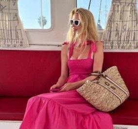 Στις Σπέτσες η Κλόντια Σίφερ που αγαπάει Ελλάδα- τα υπέροχα καλοκαιρινά φορέματά της πάνω στο σκάφος & στην βόλτα (φωτό &βίντεο)