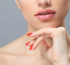 Lip oils: Το επόμενο απαραίτητο προϊόν skincare