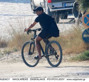 Ο Στέλιος Κουδουνάρης στα Κoυφονήσια: ποδήλατο και ανέμελες στιγμές διακοπών (φωτό) - Κυρίως Φωτογραφία - Gallery - Video