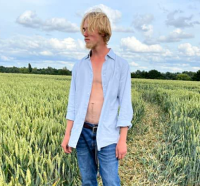 20χρονος Άγγλος περπατάει ξυπόλητος εδώ και ένα χρόνο - O λόγος που το κάνει (φωτό - βίντεο) - Κυρίως Φωτογραφία - Gallery - Video