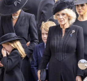 Κηδεία Βασίλισσας Ελισάβετ: Η  μικρούλα πριγκίπισσα Σάρλοτ ξέσπασε σε λυγμούς (φωτό - βίντεο)