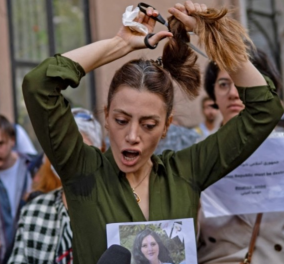 Ιράν: Η επανάσταση των γυναικών στους δρόμους - Με ειδικές συσκευές θα εντοπίζει τις... «απρεπώς» ντυμένες γυναίκες το καθεστώς - Κυρίως Φωτογραφία - Gallery - Video