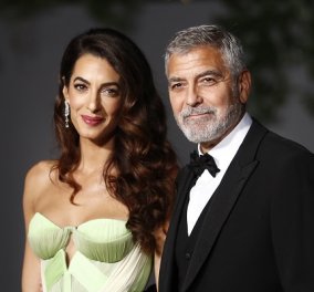 Η νέα εντυπωσιακή εμφάνιση της Amal Clooney στο πλευρό του George - αιθέρια τουαλέτα και διαμαντένια σκουλαρίκια (φωτό & βίντεο) - Κυρίως Φωτογραφία - Gallery - Video