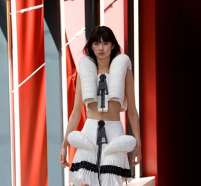 Louis Vuitton - Εβδομάδα Μόδας Παρισιού: Ο οίκος που προτιμά & η Μπριζίτ Μακρόν έδειξε τη νέα του κολεξιόν για την Άνοιξη 2023 και ο πλανήτης των γυναικών σείστηκε (φώτο)