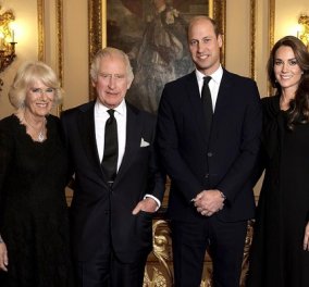 Ο βασιλιάς Κάρολος με την βασιλική σύζυγο Καμίλα και τους διαδόχους τους πρίγκιπα και πριγκίπισσα της Ουαλίας - Το νέο πορτρέτο - Κυρίως Φωτογραφία - Gallery - Video