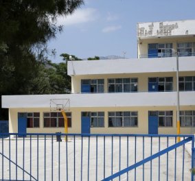 Σοκ στο Ίλιον: Πατέρας δέχτηκε επίθεση μέσα σε δημοτικό σχολείο - Τον μαχαίρωσαν 2 15χρονοι