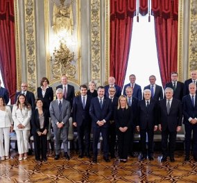 «Κυβέρνηση Armani»: Ορκίστηκε η Τζόρτζια Μελόνι - Όλες οι γυναίκες υπουργοί με κοστούμια σε στυλ Giorgio (φωτό & βίντεο)