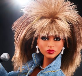 Στην 40η επέτειο του «What's Love Got To Do With It» η Τίνα Τέρνερ έγινε κούκλα Barbie! - Κυρίως Φωτογραφία - Gallery - Video