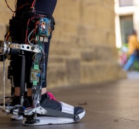 Ρομποτική "μπότα" βοηθά τους ανθρώπους με κινητικές δυσκολίες να περπατήσουν πιο γρήγορα-το «θαύμα» της επιστήμης  - Κυρίως Φωτογραφία - Gallery - Video