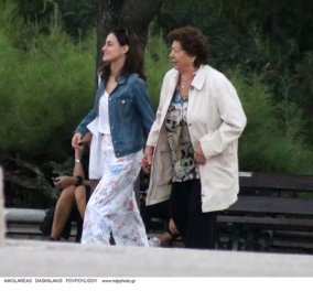 Η Μαρία Βοσκοπούλου βόλτα με την αγαπημένη της γιαγιά στο Ζάππειο - Χαμόγελα και selfies (φωτό) - Κυρίως Φωτογραφία - Gallery - Video