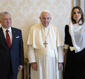 Η βασίλισσα Ράνια στο Βατικανό με σικάτο φόρεμα και μαντίλα - Συνάντησε με τον βασιλιά Αμπντάλα τον Πάπα Φραγκίσκο (φωτό) - Κυρίως Φωτογραφία - Gallery - Video