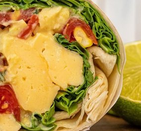 Γιάννης Λουκάκος: Breakfast egg wrap - μία χορταστική και λαχταριστή πρόταση για το πρωινό μας