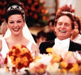 Catherine Zeta-Jones και Michael Douglas γιορτάζουν την 22η επέτειο του γάμου τους - Η διαμαντένια τιάρα της σταρ (φωτό & βίντεο) - Κυρίως Φωτογραφία - Gallery - Video