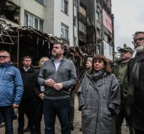 Στο Κίεβο η Πρόεδρος Κατερίνα Σακελλαροπούλου στέλνει με αυτόν τον τρόπο μήνυμα κατά του αναθεωρητισμού – Συνάντηση με Σελένσκι - Κυρίως Φωτογραφία - Gallery - Video
