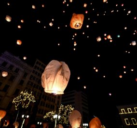 Η μαγική «Νύχτα των Ευχών» στην πλατεία Κοτζιά - 1.500 φαναράκια φώτισαν τον ουρανό της πρωτεύουσας (φωτό & βίντεο) - Κυρίως Φωτογραφία - Gallery - Video