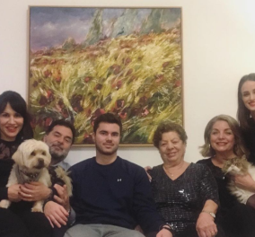Άντζελα Γκερέκου:  Η οικογενειακή φωτογραφία που δημοσίευσε για την Πρωτοχρονιά - Με την κόρη, τον ανιψιό, την μαμά & τον αδερφό της  - Κυρίως Φωτογραφία - Gallery - Video