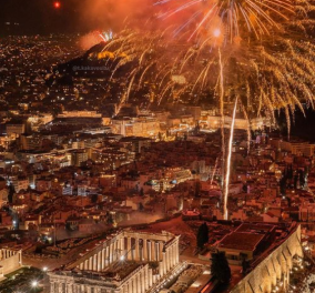 Το βίντεο της ημέρας από τον Θανάση Κακαβούλα - Η στιγμή που η Ακρόπολη φωτίζεται ότι τα πυροτεχνήματα για την υποδοχή του νέου έτους - Κυρίως Φωτογραφία - Gallery - Video