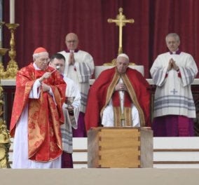 Κηδεύτηκε ο επίτιμος πάπας Βενέδικτος στο Βατικανό - Χιλιάδες πιστοί είπαν το τελευταίο ''αντίο'' (φωτό - βίντεο)