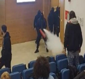 10 κουκουλοφόροι εισέβαλαν στο Παν/μιο Κύπρου: Βίαια επίθεση εναντίων οργάνωσης ομοφυλόφιλων (βίντεο) - Κυρίως Φωτογραφία - Gallery - Video