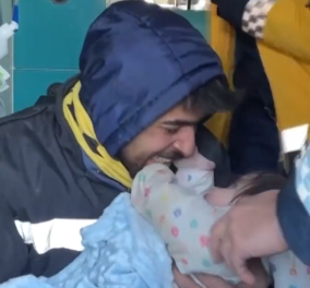 Σεισμός στην Τουρκία: Διέσωσαν μωρό 1,5 έτους & την μητέρα του μετά από 55 ώρες - Το θήλασε για να παραμείνει ζωντανό  - Κυρίως Φωτογραφία - Gallery - Video