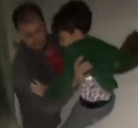 Βίντεο που κόβουν την ανάσα! Η στιγμή που διασώζονται δύο μικρά παιδιά μετά τον σεισμό στην Τουρκία - Σκληρές εικόνες!  - Κυρίως Φωτογραφία - Gallery - Video