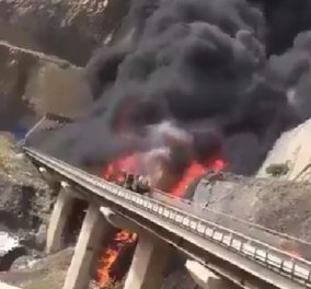 Τραγωδία στη Σαουδική Αραβία: 20 προσκυνητές έχασαν τη ζωή τους στο δρόμο για τη Μέκκα - Το λεωφορείο τυλίχθηκε στις φλόγες (βίντεο)
