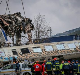 Τραγωδία στα Τέμπη: Σοκάρουν οι μαρτυρίες των επιβατών - ''Ακούσαμε να λένε υπάρχει σύγχυση στις γραμμές, μα πού είναι αυτός ο προϊστάμενος;'' - Κυρίως Φωτογραφία - Gallery - Video