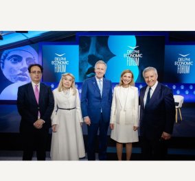Δελφοί - Μαριάννα Βαρδινογιάννη - Μελίνα Τραυλού: Με ολόλευκα robe manteaux οι δύο δυναμικές κυρίες - Στην πρεμιέρα του φόρουμ η Πρόεδρος του ''Ελπίδα'' & η Πρόεδρος των Ελλήνων εφοπλιστών - Κυρίως Φωτογραφία - Gallery - Video