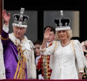 Στέψη Βασιλιά: Στο μπαλκόνι του Μπάκιγχαμ ο  Κάρολος και η βασίλισσα Καμίλα - Ποιοι πήγαν (φωτό - βίντεο)