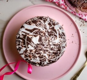 Ντίνα Νικολάου: Cheesecake με δύο σοκολάτες - το αγαπημένο γλυκό σε ακόμα πιο νόστιμη εκδοχή - Κυρίως Φωτογραφία - Gallery - Video
