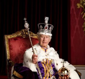 Τι δείχνουν τα επίσημα πορτρέτα της βασιλικής οικογένειας - Η νέα «αδυνατισμένη» μοναρχία & ο βασιλιάς που ξέρει τι του γίνεται (φωτό) - Κυρίως Φωτογραφία - Gallery - Video