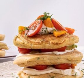 Αργυρώ Μπαρμπαρίγου: Αμυρά vegan pancakes - Γαρνίρουμε με αβοκάντο, τριμμένο καρότο & φυτικά αλλαντικά