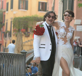 Βασίλης Χαραλαμπόπουλος – Λίνα Πρίντζου: Οι αδημοσίευτες φωτογραφίες από τον γάμο τους στη Βενετία - To εντυπωσιακό φόρεμα της νύφης  - Κυρίως Φωτογραφία - Gallery - Video