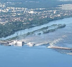 Ανατινάχθηκε φράγμα στη Χερσώνα: Τεράστιος όγκος νερού ρέει ανεξέλεγκτος - Πλημμυρίζουν κατοικημένες περιοχές