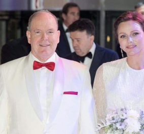 Πριγκίπισσα Σαρλίν - Πρίγκιπας Αλβέρτος: Ντύθηκαν γαμπρός & νύφη ξανά στον ετήσιο χορό του Ερυθρού Σταυρού - Η ολόλευκη τουαλέτα & τα σκουλαρίκια Van Cleef (φωτό - βίντεο) - Κυρίως Φωτογραφία - Gallery - Video