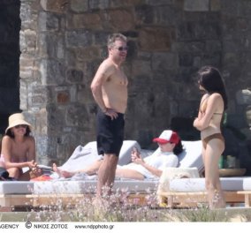 Matt Damon - Liam Hemsworth: Λιάζονται με μαγιό στη Μύκονο - Endless summer για τους σταρς του Χόλυγουντ (φωτό)