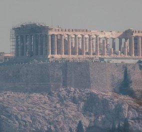 Η Αθήνα σε κλοιό φωτιάς: Αποπνικτική η ατμόσφαιρα - Καπνός και μυρωδιά καμένου μέχρι την Αθηναϊκή Ριβιέρα (φωτό & βίντεο)