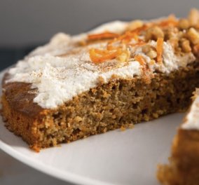 H Αργυρώ Μπαρμπαρίγου μας προτείνει: Carrot Cake – Το πιο νόστιμο κέικ που έχετε δοκιμάσει