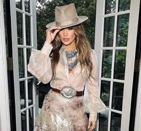 Ο Ralph Lauren λάνσαρε τη νέα του κολεξιόν με top model την Jennifer Lopez: Έγινε χαμός στην πασαρέλα του στην Νέα Υόρκη - Τι φόρεσε η σούπερ σταρ και μείναμε παγωτό