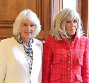 Βασίλισσα Καμίλα - Μπριζίτ Μακρόν: Οι 2 Κυρίες ξανά μαζί - Με εκπληκτικό κόκκινο σακάκι η μία, στα λευκά η άλλη (φωτό - βίντεο) - Κυρίως Φωτογραφία - Gallery - Video