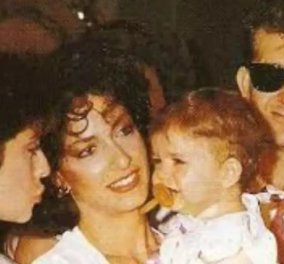 Vintage pics: Όταν η Σοφία Καρβέλα ήταν μωρό στην αγκαλιά της Άννας Βίσση & του Νίκου Καρβέλα