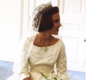 Βρέθηκε το υπέροχο νυφικό της Άννας Μαρίας στο Τατόι – για 59 χρόνια ήταν χαμένο. Δείτε φωτογραφίες από την ημέρα των βασιλικών γάμων.