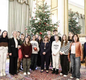 Μαθητές από τον Βόλο στόλισαν το Χριστουγεννιάτικο δέντρο της Προέδρου της Δημοκρατίας – Δείτε φωτό - Κυρίως Φωτογραφία - Gallery - Video