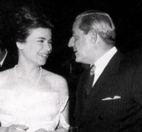 Vintage pic: Όταν ο Σταύρος Νιάρχος βρέθηκε στο γάμο της Τζένης Καρέζη στη Φιλοθέη - 500 καλεσμένοι & 5.000 άτομα στο σημείο!  