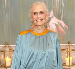 Topwoman η 95χρονη Daphne Selfe: Το πρώην μοντέλο αποκαλύπτει τα μυστικά της μακροζωίας - "Μου αρέσει η σαμπάνια" (Φωτό - βίντεο)