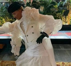 Έξαλλος ο Λάκης Γαβαλάς με την Vogue: "Τώρα τι θέλει να μας πει όταν φόρεσα εγώ το νυφικό - κουστούμι πρώτος και καλύτερος...;" (φωτό)