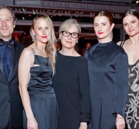Σπάνια οικογενειακή φωτό - Η Meryl Streep ποζάρει με τα παιδιά της
