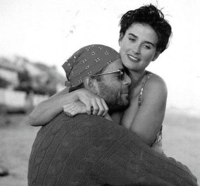 Μα πόσο συγκινητικό throwback ενσταντανέ: Η κουκλίτσα Demi Moore στην αγκαλιά του ερωτευμένου Bruce Willis - Αχ ο χρόνος ο πανδαμάτωρ