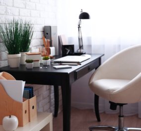 Πώς να διαμορφώσετε το χώρο σας για να είστε πιο παραγωγικοί όταν δουλεύετε από το σπίτι; Τη λύση έδωσε ο Σπύρος Σούλης!
